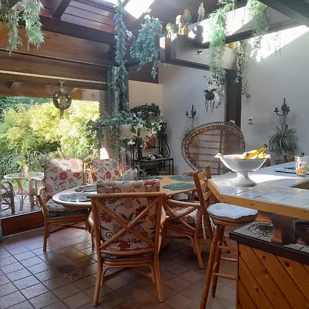 Homestay Gruene Oase Mit Terrasse *